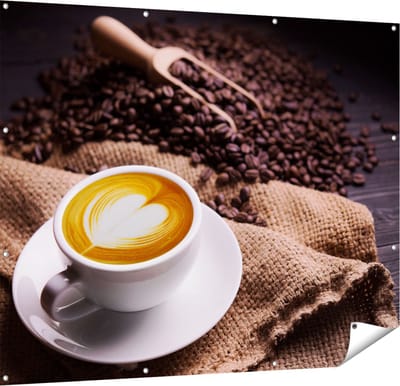 Gards Tuinposter Kopje Koffie in een Hartje met Koffiebonen - 150x120 cm - Tuindoek - Tuindecoratie - Wanddecoratie buiten - Tuinschilderij