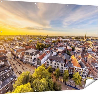 Gards Tuinposter Groningen Skyline Stad bij Zonsondergang - 150x120 cm - Tuindoek - Tuindecoratie - Wanddecoratie buiten - Tuinschilderij