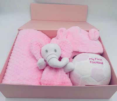 | RICH DAYS | MY FIRST | BABY GESCHENKSET | NEWBORN CADEAU | LUXE KRAAMCADEAU | IN MAGNEETDOOS | DEKENTJE | OLIFANT KNUFFELDOEKJE | BADJAS | MY FIRST FOOTBALL |