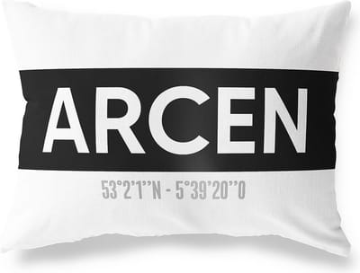 Tuinkussen ARCEN - LIMBURG met coördinaten - Buitenkussen - Bootkussen - Weerbestendig - Jouw Plaats - Studio216 - Modern - Zwart-Wit - 50x30cm