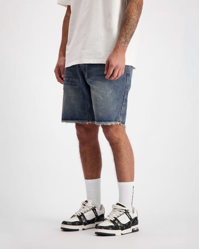 CUT OFF DENIM SHORTS