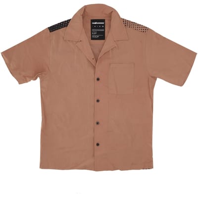 Gezichtsgeweven messing herenshirt met korte mouwen