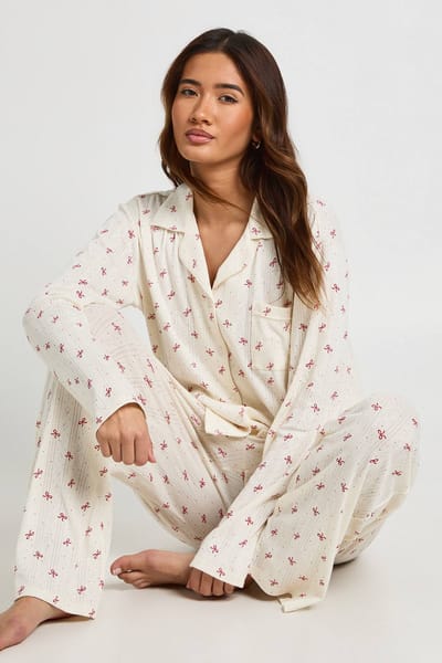 boohoo Dames Strik Print Pointelle Lange Mouw Shirt & Broek Pyjama Set | Wit | Maat: 34