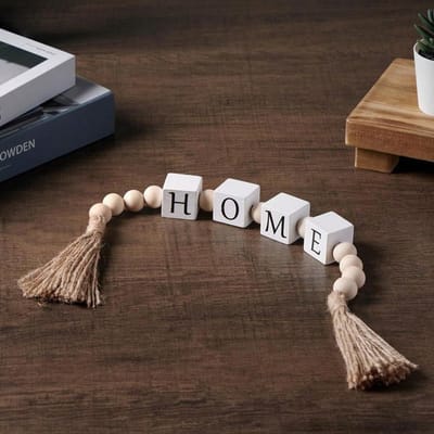 58cm(22,8 pouces) Guirlande à Pompons de Perles en Bois Longueur, Perles en Bois Carrées avec Lettres Décoration de Maison, Décoration Vintage à Pompons et Perles en Bois Home blanc