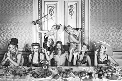Blessing the table black and white – 150cm x 100cm - Fotokunst op PlexiglasⓇ incl. certificaat & garantie.