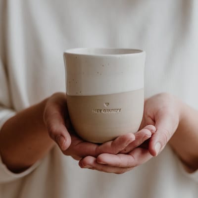 Mok - Hey grumpy - Tas - Aardewerk - Handgemaakt - Servies - Decoratie - Geschenk - Cadeau - Koffie - Thee - Origineel Cadeau - Uniek - Vrienden - Koffietas