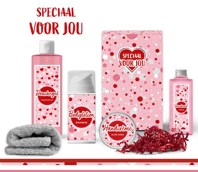Geschenkset "Speciaal voor jou" - 5 producten - 600 gram - Triomf Cosmetica | Giftset voor haar Luxe cadeaubox Wellness Set Cadeaupakket Cadeau vrouw Vriendin Meisje Moeder Mama Moederdag Verjaardag Valentijn Kerstcadeau Kerst Roze Hart Rood
