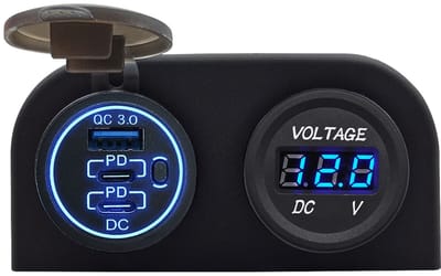 ProRide 12V USB/USB C Stopcontact 3 Poorten met schakelaar - Opbouw - QC3.0 - Tweevoudig opbouw met Voltmeter - Blauw