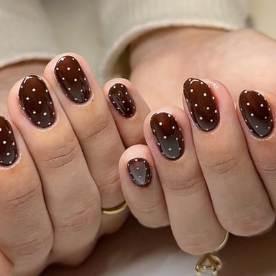 Nepnagels Set - Opzet Nagels - Herfst Manicure - 24 Stuks Kort - Ovaal Glanzend - Polka Dot Bruin