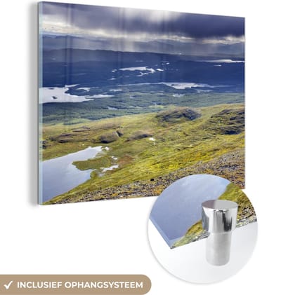 ® Glasschilderij 160x120 cm - Schilderij acrylglas - Het kleurrijke heuvellandschap in het Nationaal park Pieljekaise in Zweden - Foto op glas - Muurdecoratie woonkamer - Wanddecoratie slaapkamer - Schilderijen
