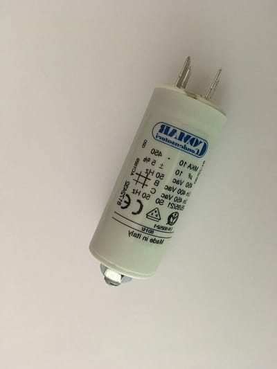 Condensator - Elektrische component - Energie opslag - Rechthoekige vorm - 10 uF - Niet gespecificeerd