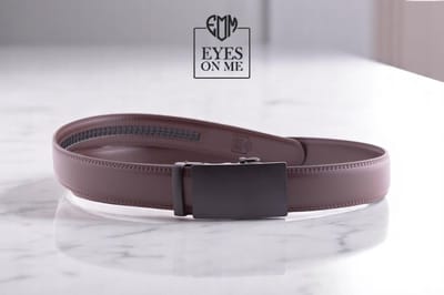 Bruine lederen riem zonder gaatjes met automatische gesp voor heren ( model 17 )