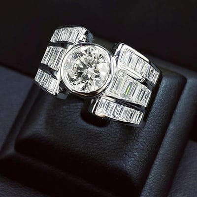 Huitan Prachtige Damesringen met Schitterende Geometrische Kubieke Zirconia Brede Band Luxe Trendy Bruiloft Feest Modieuze Meisjes Sieraden 9 white