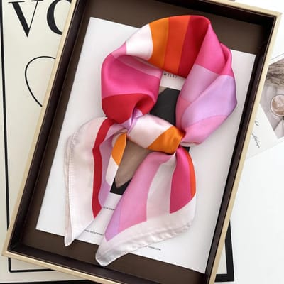 Nieuwe Literaire Modieuze Bandana Imitatie Zijde 70*70cm Temperament Vierkante Sjaals Vrouwen Lente/Zomer Zachte Satijnen Sjaal 70x70