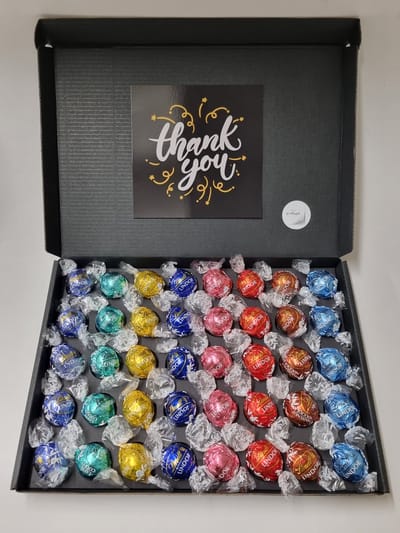 Chocolade Ballen Proeverij Pakket Groot | 40 stuks Lindt chocolade met Mystery Card 'Thank You' met persoonlijke (video)boodschap | Chocoladepakket | Feestdagen box | Chocolade cadeau | Valentijnsdag | Verjaardag | Moederdag | Vaderdag