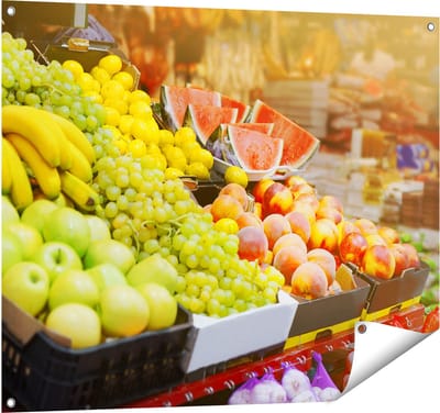 Gards Tuinposter Vers Fruit op de Markt - 100x80 cm - Tuindoek - Tuindecoratie - Wanddecoratie buiten - Tuinschilderij