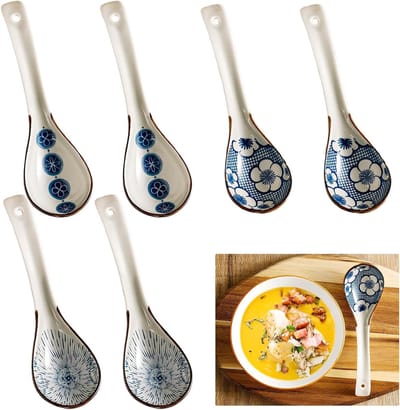 Langwerpige lepel voor soep, ideaal voor ramen, pho en wonton, met een keramisch handvat en elegante uitstraling voor elke keuken.