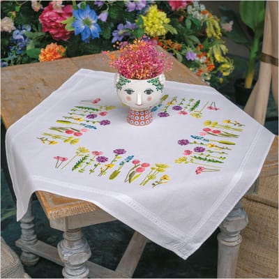 Vervaco - Tafelkleed kit - Lentebloemen - PN-0199588 - Borduren - Borduurpakket - Borduurpakket volwassenen - Borduurpakket kind