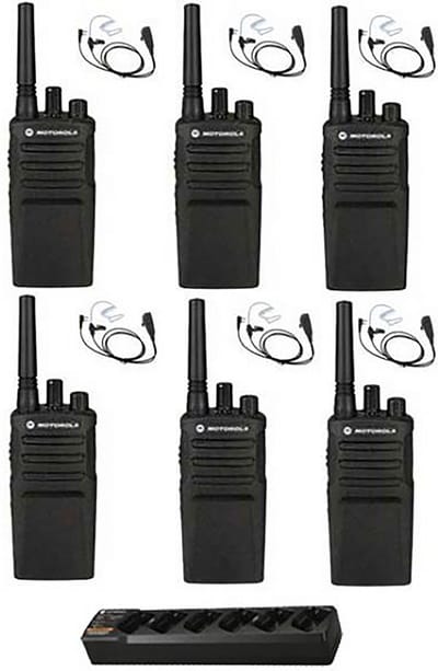 Set van 6 Motorola XT420 UHF IP55 Portofoon met multilader en beveiliging oortjes