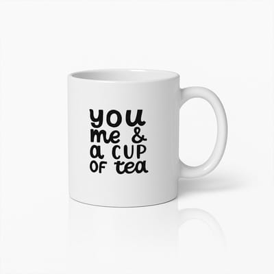 You Me & A Cup of Tea Mok 330ml – Leuke Theebeker Cadeau voor Stellen, Vrienden & Theeliefhebbers