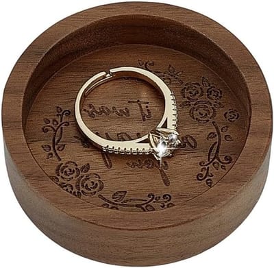 Walnoten Ringhouder van Hout voor Sieraden - Ronde Ringdoos voor Trouwringen, Verjaardagscadeau en Bedside Organisatie - 5.8 cm