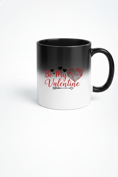Magische Mok 'Be My Valentine' - Zwart naar Wit Thermo Mok met Hartjes & Pijl - Perfect Valentijnsdag Cadeau