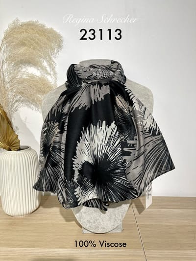 Lange dames sjaal Rosie in gebloemd motief in de kleuren zwart wit grijs beige antraciet