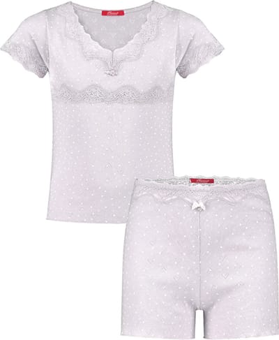 Exclusief Luxueus Kinder nachtkleding Luxe mooie zacht beige hartjes Girly Shorty Pyjama van Hanssop met verfijnde kant rand details en een luxe kant mouw verwerking, Meisjes Shorty Pyjama, zacht beige hartjes ajour design, maat 116