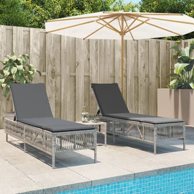 vidaXL - Ligstoelen - 2 - st - met - kussen - poly - rattan - lichtgrijs