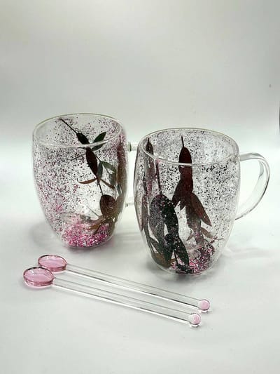 2 Unieke handgemaakte dubbelwand Koffie en Theeglazen met gedroogde bloemen - 350ml - Inclusief 2x Lepels - Latte Macchiato Glazen - Cappuccino Glazen - Koffieglazen