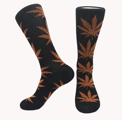 CHPN - Wiet sokken - Weed socks - Cadeau - Sokken - /Zwart/Oranje - Unisex - One size - 36-46