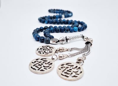 Handgemaakte tesbih "Tasbih" natuursteen " Blauwe harmonie" - Aantal kralen 99 - Diameter kralen 8MM - met metaal tassel "Masha' allah" - Een mooi cadeau-idee