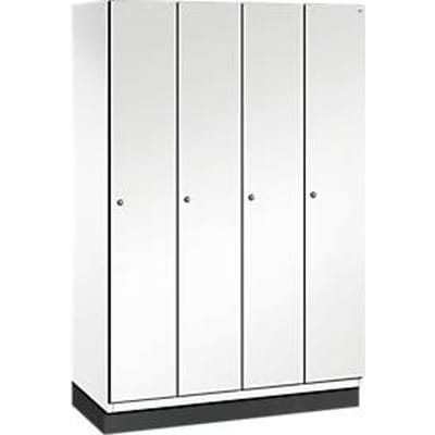 C+P Cambio locker, 4 vakken, met plint, B 1200 x D 525 x H 1980 mm, verkeerswit/wit