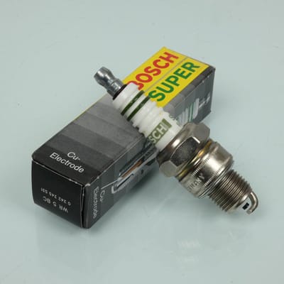 Bougie d'allumage Bosch WR 5 BC-10 pour scooter Cagiva 50 City 1992 à 1997 Neuf