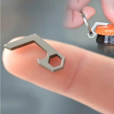 Mini Lichtgewicht Fles Bieropener Sleutelhanger Zakgereedschap Utility Gadget Outdoor Kamp Wandelen Kampeeruitrusting Sleutelhanger stainless steel zilver