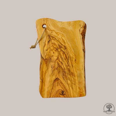 Wood and Olives - Houten Snijplank met Ophangring - Olijfhout - Handgemaakt - 22-24x45 cm