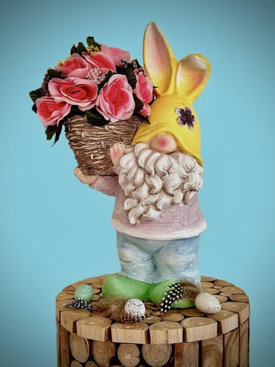 Bunny gnoom met bloempot 44 cm hoog - gnoompje - Paascollectie - voorjaar - tuinkabouter - hoogkwalitatieve kunststof - decoratiefiguur - interieur - accessoire - voor binnen en buiten - cadeau - geschenk - tuinfiguur - tuinbeeldje - tuindecoratie