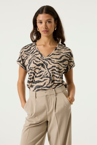 Garcia zwarte dames t-shirt   V-hals   Regular fit   Animal patroon   Duurzaam Zwart XS
