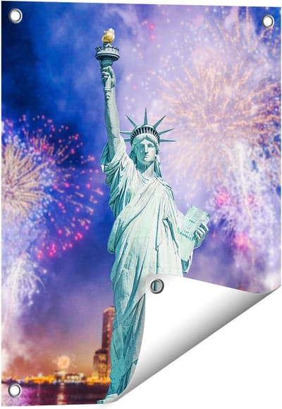 Gards Tuinposter Vrijheidsbeeld in New York met Vuurwerk - 40x50 cm - Tuindoek - Tuindecoratie - Wanddecoratie buiten - Tuinschilderij