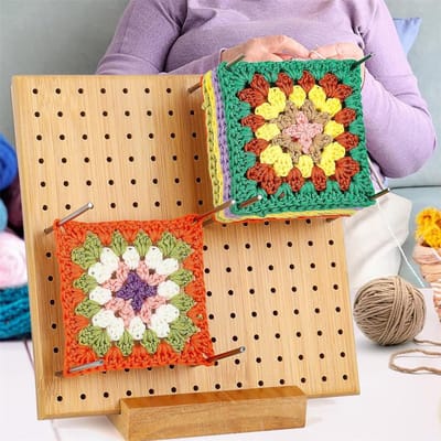 Haakbord - Haakvormplank - Gehaakte Accessoires - Bamboe - Nauwkeurige Gatenafstand - Klein en Draagbaar - 289 Holes - 23x23 cm