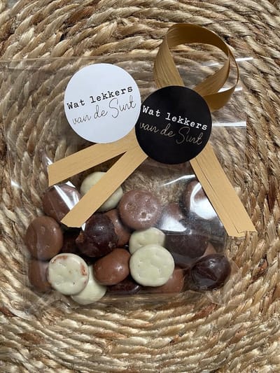 25 Uitdeelzakjes / Traktatie zakjes + 25 Stickers - Wat lekkers van de Sint - Piet -Sinterklaas - 2 assorti - Schoen - 5 december - Pakjesavond | School traktaties - Cellofaan zakjes - Transparant | Peuterspeelzaal - Kinderopvang | DH collection