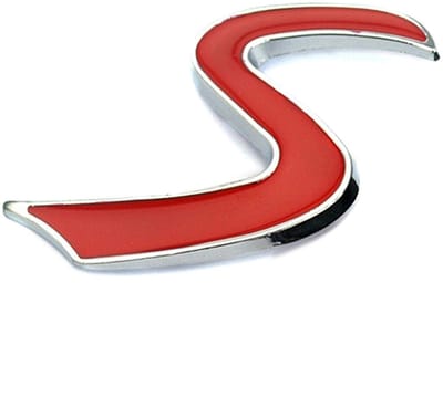 Allecto - 3D Auto Grill Emblem Badge - Rode Letter S - Eenvoudige installatie - Zinklegering - Waterdicht - Voorbumper Grill Emblem - 7 x 3,5 cm
