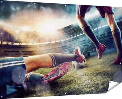 Gards Tuinposter Voetbal Sliding in het Stadion - 180x120 cm - Tuindoek - Tuindecoratie - Wanddecoratie buiten - Tuinschilderij