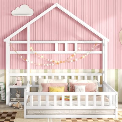 MEUNIQ Kinderbed huisbed 140x200 cm met zijhek, nachtkastje en lattenbodem, bedframe van grenenhout en MDF voor kinderkamer, wit