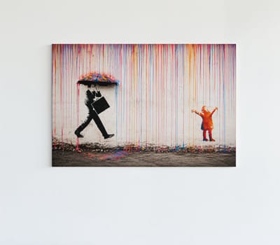 Canvas Schilderij - Banksy - Kleurrijke Regen - Muur Kunst - 60x40x2 cm