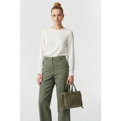 COCCINELLE Leren Handtas Schoudertas 2Day Signature Handbag Grained Leather Laurel Green Olijfgroen