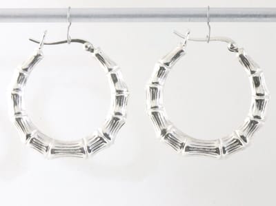 Bewerkte zilveren oorringen - ø 32 mm.