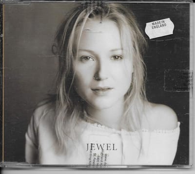 Muziek CD - Audio Drager - Muziek Luisteren - Fysiek Muziekformaat - Standaard Formaat