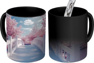 Magische Mok - Foto op Warmte Mokken - Koffiemok - Brug - Kersenbomen - Wit - Magic Mok - Beker - 350 ML - Theemok