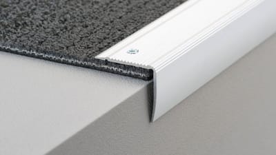 Aluminium trapprofiel geboord - trapneusprofiel - trapneus - 30mm x 2,50mtr